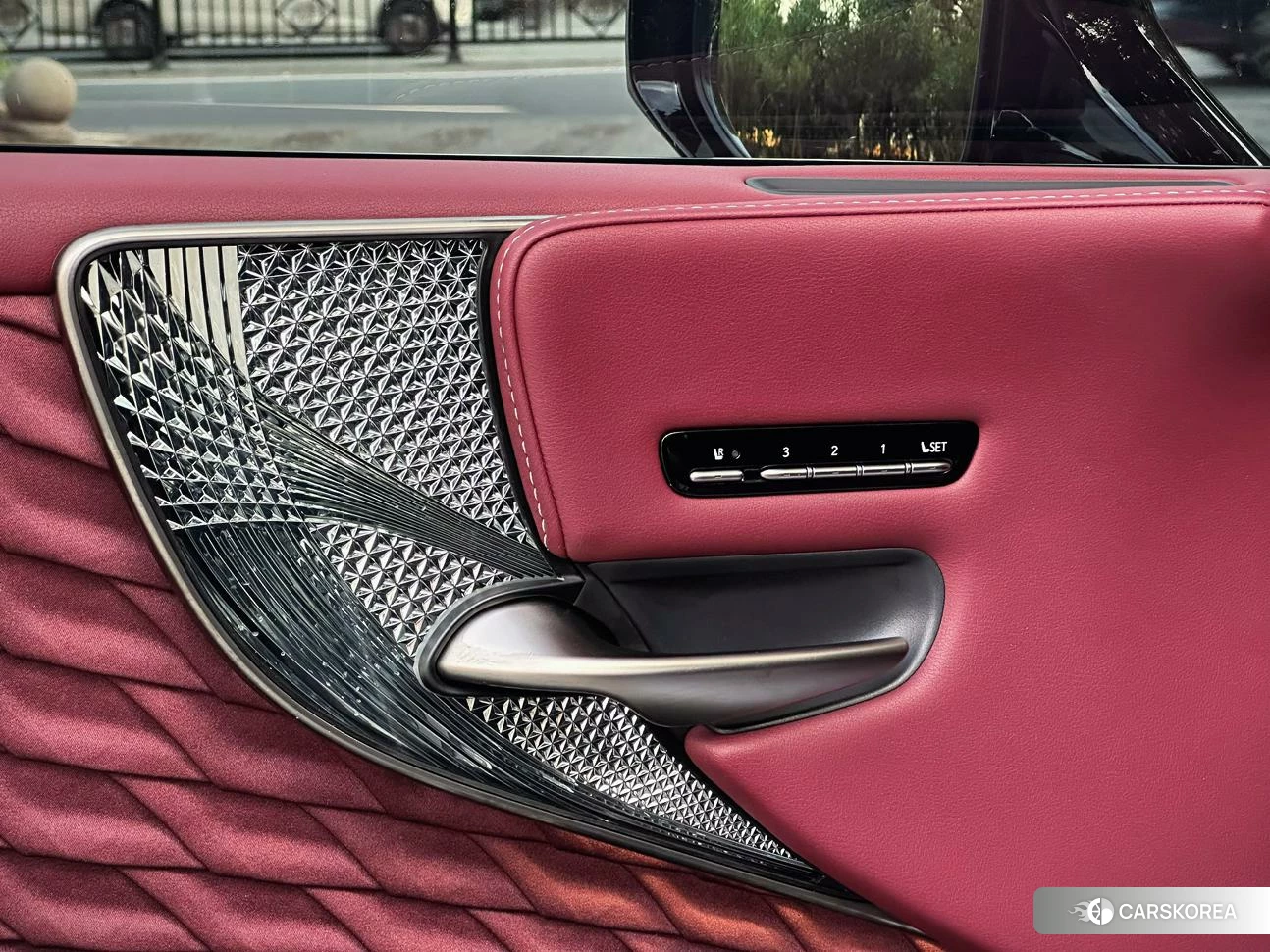 Lexus LS id 4486526 из Китая 16