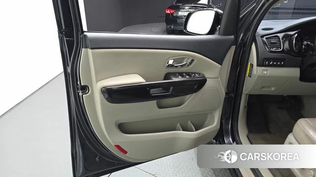 Kia The New Carnival id 4595983 из Кореи 16