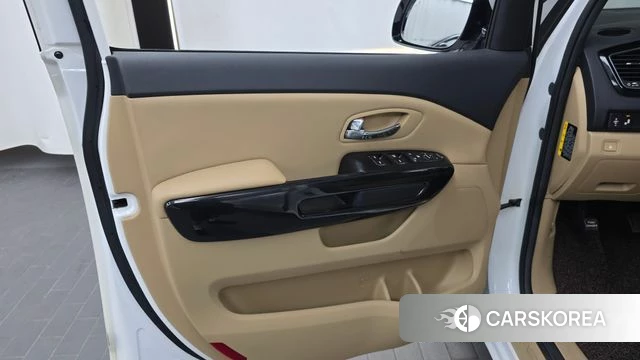 Kia All New Carnival id 4663085 из Кореи 16
