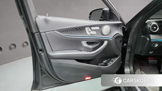 Mercedes-Benz E-Class W213 id 4572772 из Кореи 16