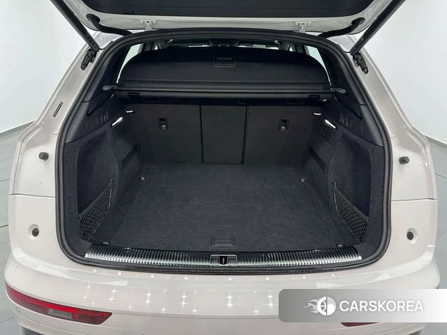 Audi Q5L id 3908267 из Китая 16