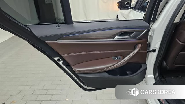 BMW 5 Series (G30) id 4483294 из Кореи 17