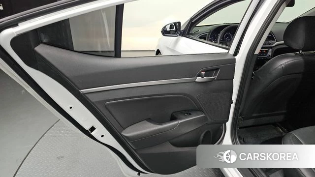 Hyundai Avante AD id 4620520 из Кореи 17