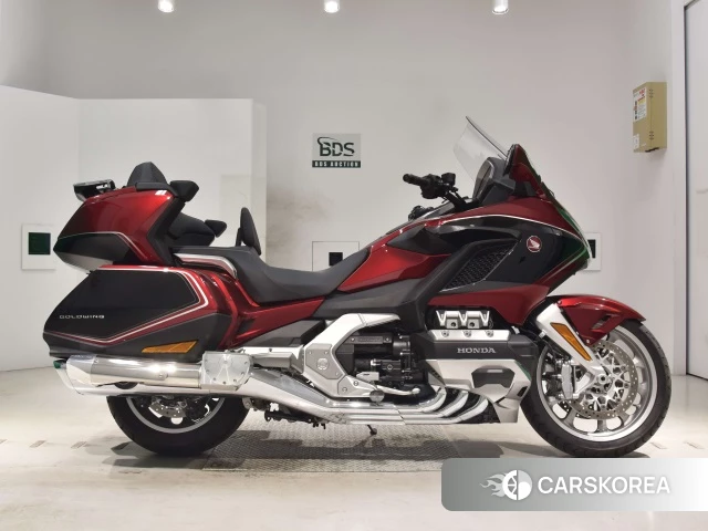 Проданный Honda GL1800 TOUR DCT 2018 из Японии