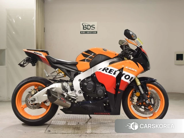 Проданный Honda CBR1000RR 2017 из Японии