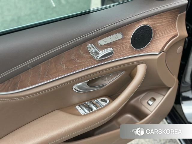 Mercedes-Benz E-class id 4393247 из Китая 17