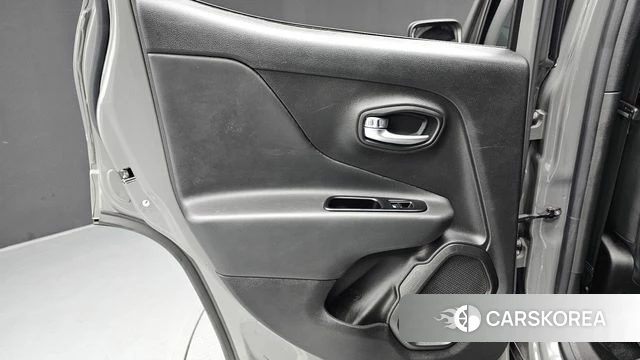 Jeep Renegade id 4196116 из Кореи 17