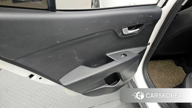 Kia Stonic id 4188679 из Кореи 17