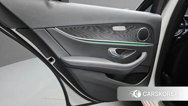 Mercedes-Benz E-Class W213 id 4631391 из Кореи 17