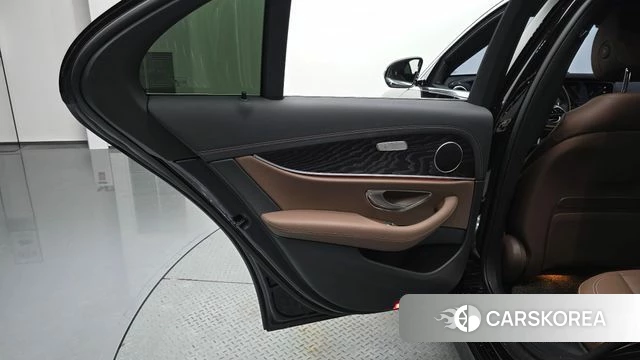 Mercedes-Benz E-Class W213 id 4280911 из Кореи 17