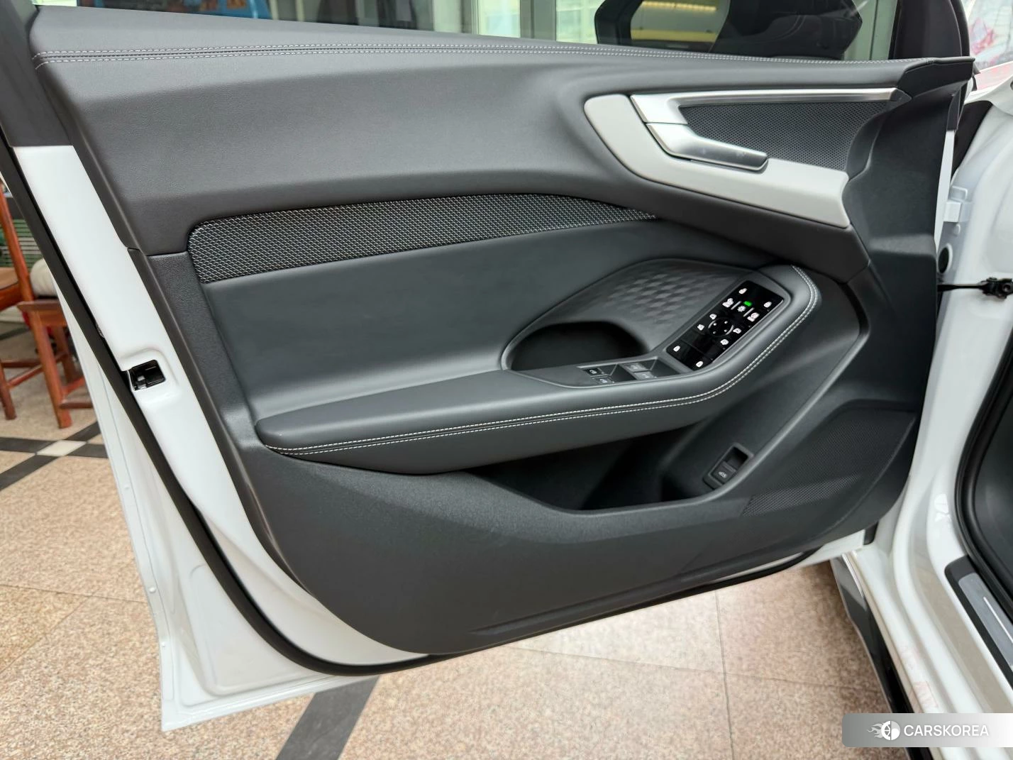 Audi A5L id 4485457 из Китая 17