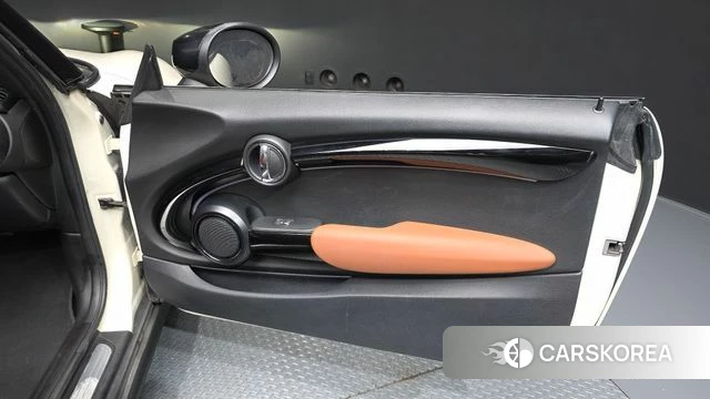 Mini Cooper S Convertible id 4316495 из Кореи 17