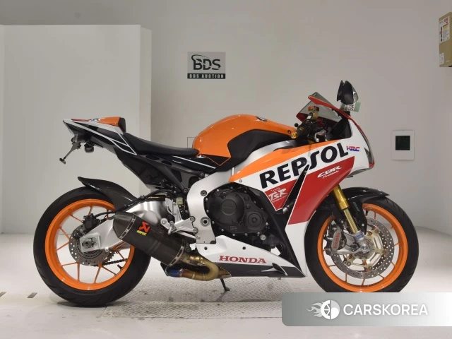 Проданный Honda CBR1000RR 2017 из Японии