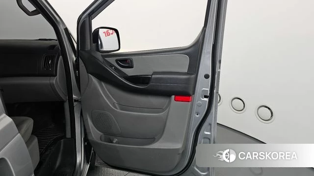 Hyundai The New Grand Starex id 4557769 из Кореи 17
