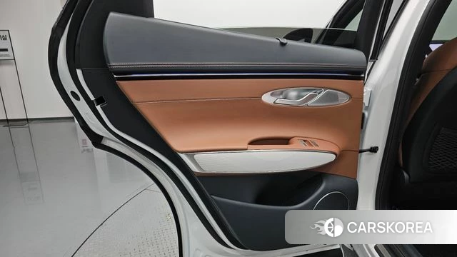 Genesis GV70 id 4602356 из Кореи 17
