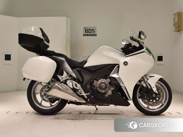 Проданный Honda VFR1200F DCT 2012 из Японии, фото 2