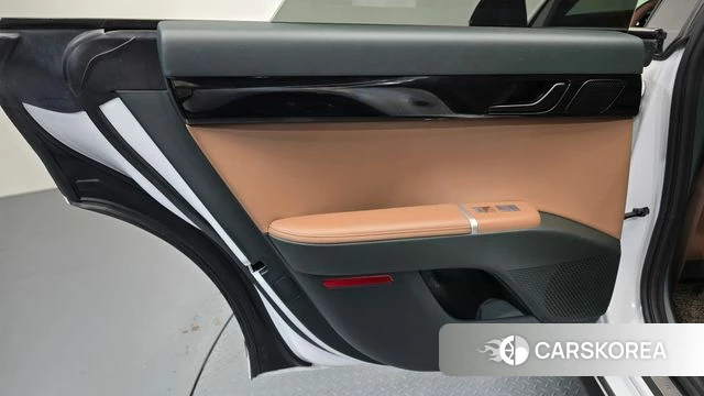 Hyundai Grandeur (GN7) id 4223414 из Кореи 17