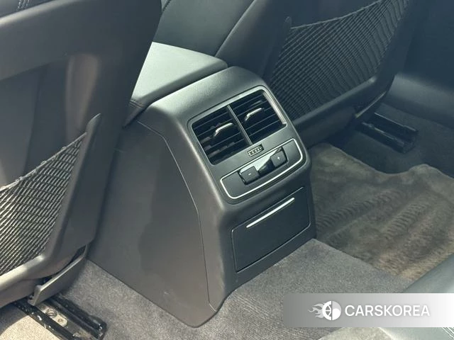 Audi A4L id 4263920 из Китая 17