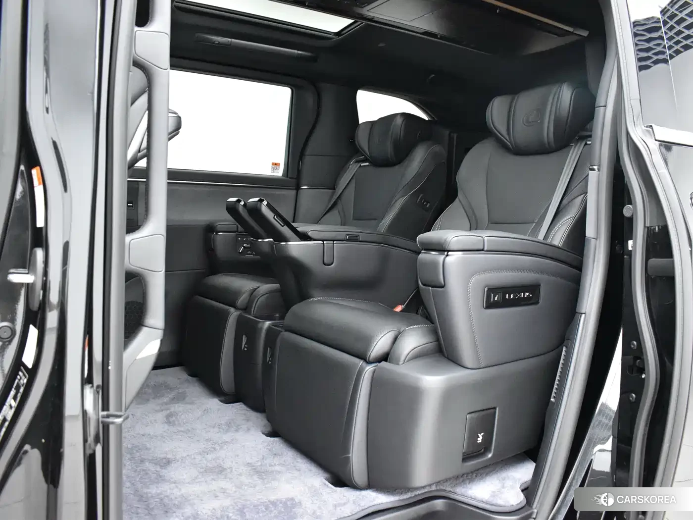 Lexus LM id 4559761 из Китая 17