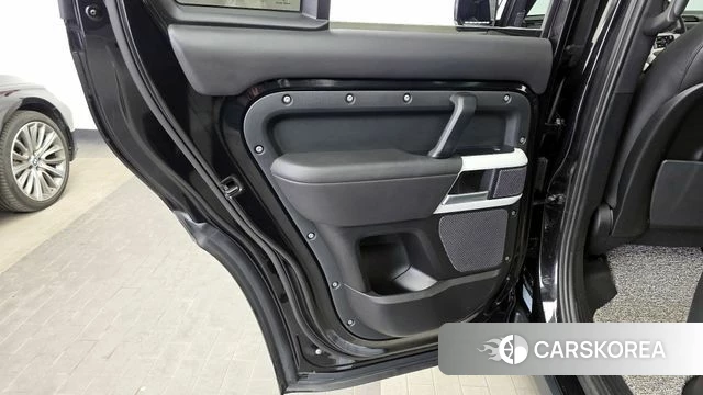 Land Rover Defender (L663) id 4355669 из Кореи 17