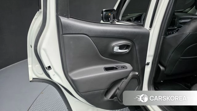 Jeep Renegade id 4186060 из Кореи 17