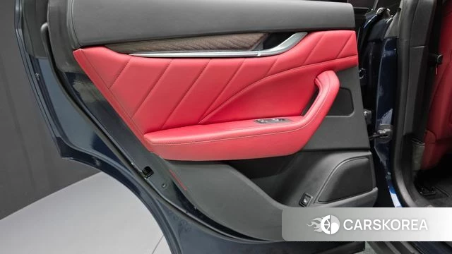 Maserati Levante id 4592286 из Кореи 17
