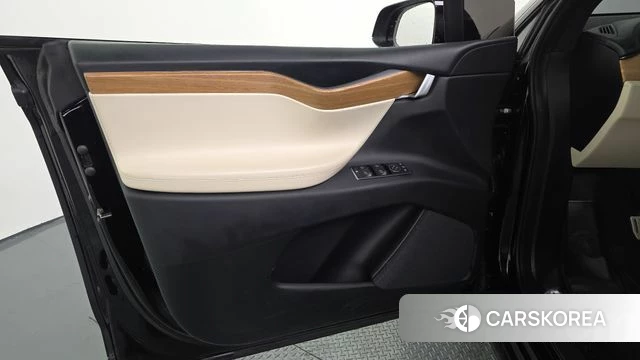 Tesla Model X id 4225279 из Кореи 17