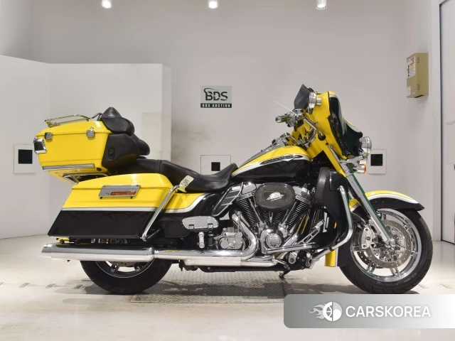 Проданный Harley-Davidson Electra Glide FLHTCUSE1800 CVO 2011 из Японии