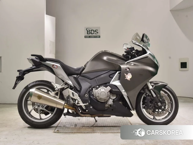 Проданный Honda VFR1200F DCT 2012 из Японии, фото 2