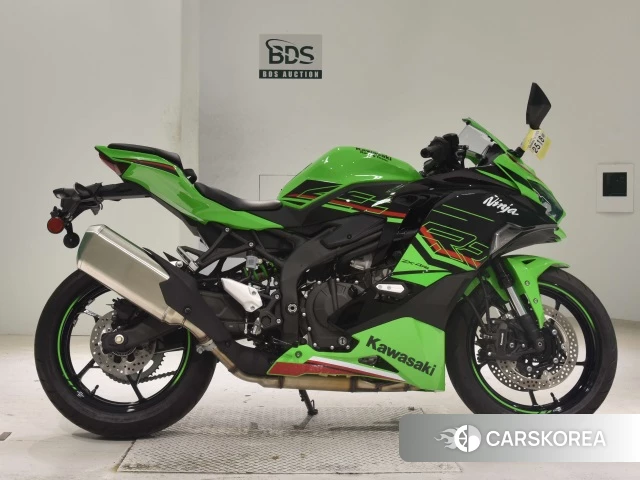 Проданный Kawasaki ZX-4RR 2023 из Японии