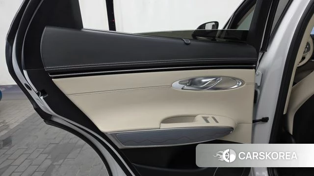 Genesis GV70 id 4757983 из Кореи 17