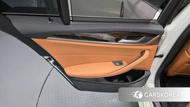 BMW 5 Series (G30) id 4603637 из Кореи 17