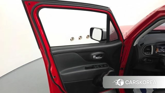 Jeep Renegade id 4694121 из Кореи 17