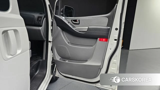 Hyundai The New Grand Starex id 4895195 из Кореи 17