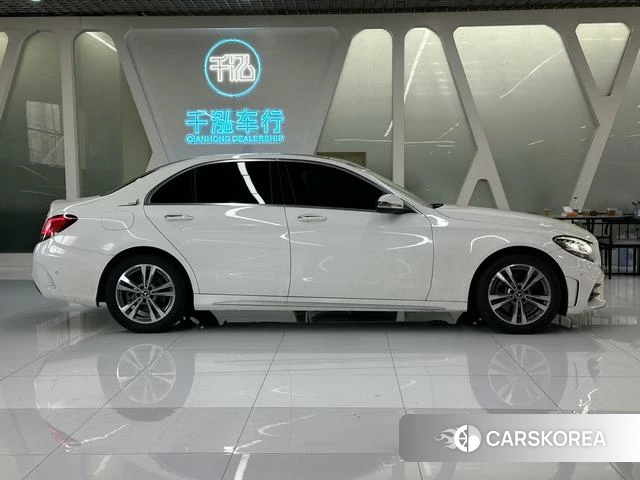 Mercedes-Benz Class C id 4314377 из Китая 17