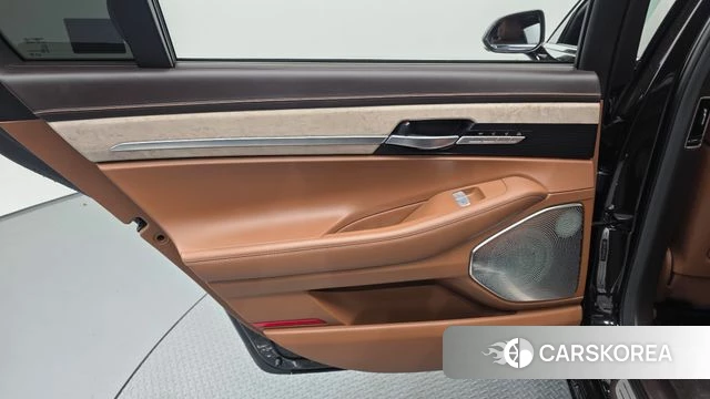 Genesis G90 id 4465408 из Кореи 17