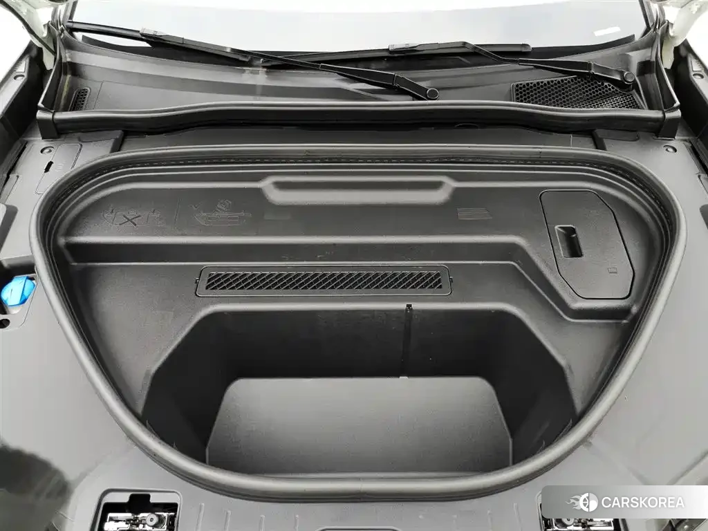 Audi Q6L id 4515283 из Китая 17