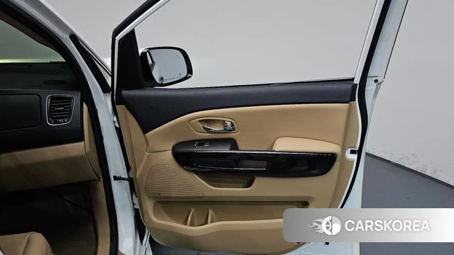 Kia The New Carnival id 4568525 из Кореи 17
