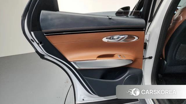Genesis GV70 id 4267608 из Кореи 17