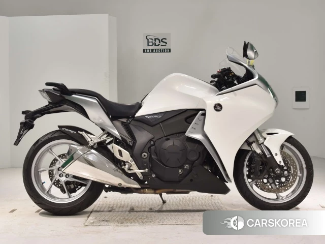 Проданный Honda VFR1200F 2012 из Японии, фото 2