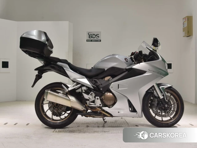 Проданный Honda VFR800F 2018 из Японии