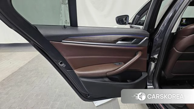 BMW 5 Series (G30) id 4377711 из Кореи 17