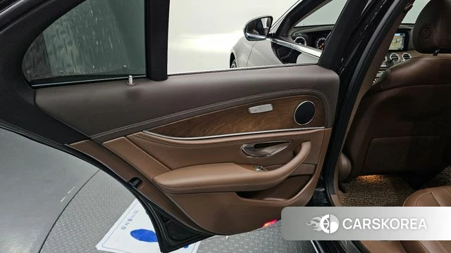 Mercedes-Benz E-Class W213 id 4637892 из Кореи 17