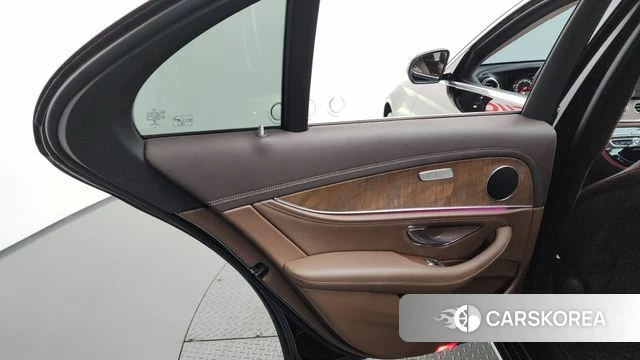 Mercedes-Benz E-Class W213 id 4530684 из Кореи 17