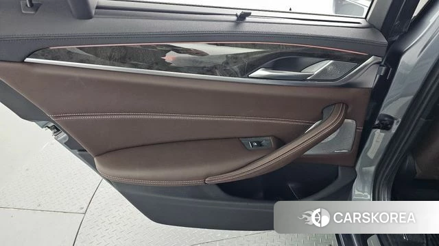 BMW 5 Series (G30) id 4325641 из Кореи 17