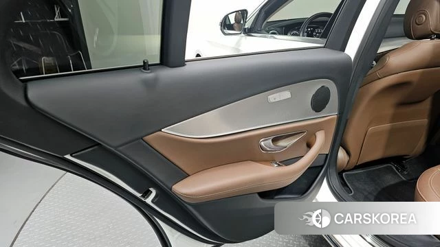 Mercedes-Benz E-Class W213 id 4188354 из Кореи 17