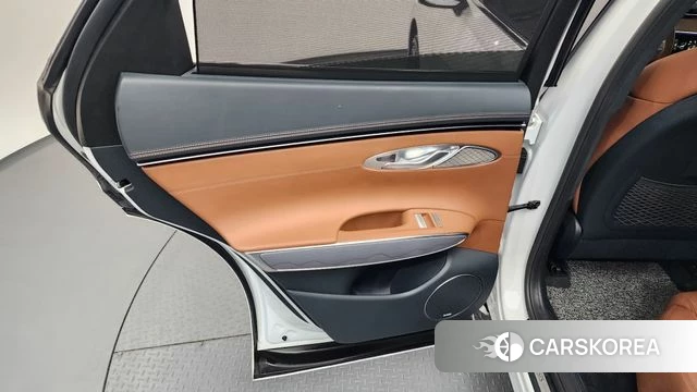 Genesis GV70 id 4194966 из Кореи 17