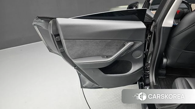 Tesla Model Y id 4474355 из Кореи 17