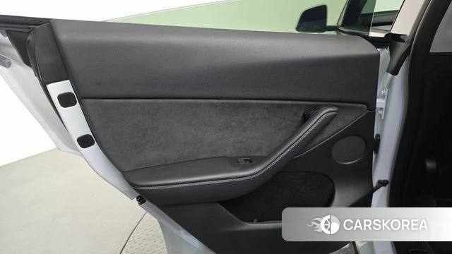 Tesla Model Y id 4710833 из Кореи 17