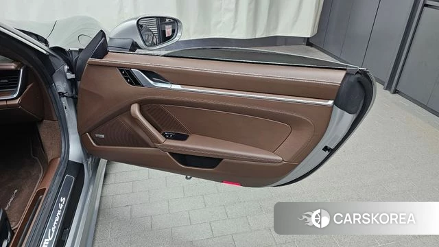 Porsche 911(992) id 4325031 из Кореи 17